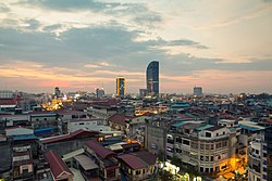 Panorama di Phnom Penh al tramonto