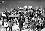 Miljörörelsen "Stoppa Bron" vid en av många protester mot bron i Malmö 1993.