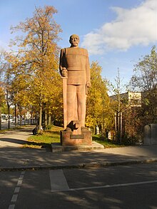 Statue de Bismarck debout et très droit de 1931 de Fritz Behn à Munich