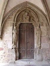 Porte communiquant avec l'église.