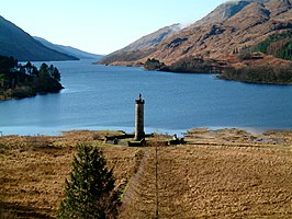 Glenfinnan Monument, aan de oevers van Loch Shiel bij Glenfinnan, Schotland.