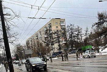 Photo taken in December 2023 by an eyewitness. Military recruiters stopping cars in Kyiv as another means of mobilization.