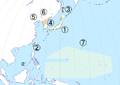 Straty terytorialne i okupacja Japonii; 1: Wyspy Japońskie pod okupacją amerykańską, 2: Tajwan i Spratly przekazane Chinom, 3: Prefektura Karafuto (południowy Sachalin) i Kuryle przekazane ZSRR, 4: Południe Generalnego Gubernatorstwa Korei pod amerykańską administracją wojskową (dziś niepodległa Korea Południowa), 5: Liaotung przekazany ZSRR, 6: Północ Generalnego Gubernatorstwa Korei pod radziecką administracją wojskową (dziś niepodległa Korea Północna), 7: Mandat Południowego Pacyfiku przekształcony w Powiernicze Wyspy Pacyfiku administrowane przez Amerykanów