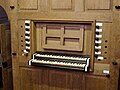 Le clavier court, l'un pour le grand orgue, l'autre pour le positif.