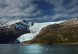 Glacier Italia vu depuis le canal Beagle.