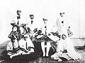 Femmes et petites filles du harem iranien du palais du Golestan, entre 1850 et 1933