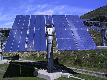 A heliostat at the THÉMIS experimental station in France. The mirror rotates on an alt-azimuth mount. The pointing direction of the mirror is perpendicular to its surface.