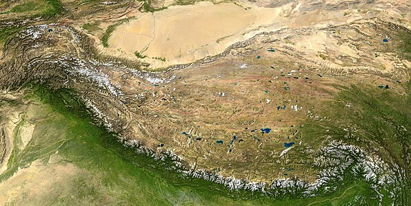 Himalaya et Bassin du Tarim, en son centre, le désert du Taklamakan.