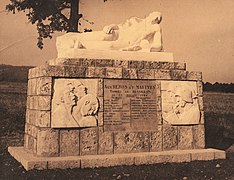 Monument aux héros et martyrs du Bessillon.