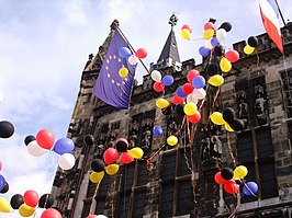 Versieringen aan het Stadhuis van Aken ter ere van de Europadag.