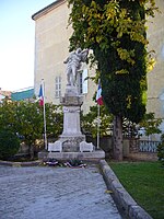 Monument aux morts (commémore : 14-18, 39-45)