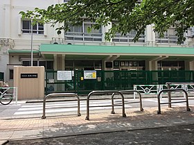 西原小学校（平成27年6月撮影）