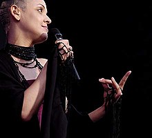 Mariza in 2004