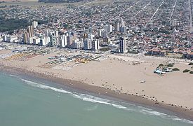 Strando de la Argentina Atlantika Marbordo bonaera, en la Argentina Maro, ĉe Necochea.