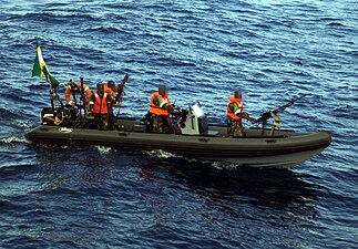 Bateau semi-rigide des forces armées ougandaises de la Mission de l'Union africaine en Somalie (AMISOM) en 2008