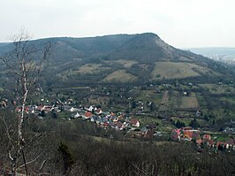 Gezicht op Wöllnitz vanaf de Hummelsberg