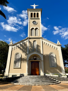 Igreja matriz Santa Rita de Cássia localizada no centro do município de Sales Oliveira - SP.