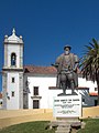 Parish church and statue of Vasco da Gama