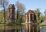 Nygotisk katolsk kyrka i slottsparken