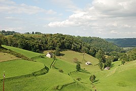 Granges foraines, au-dessous de Gez-ez-Angles, au centre-ouest.