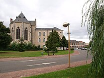 Chapelle et arrière de l'édifice