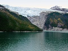 Glacier sur la côte nord du canal Beagle.