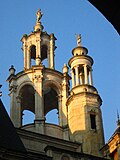 Exemple de lanterneaux sur l'hôtel d'Escoville à Caen (XVIe siècle).