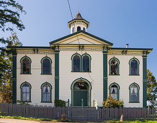 La Bodega schoolhouse, à Santa Rosa (Californie), ayant servi de décor au film Les Oiseaux. (définition réelle 3 386 × 2 660)