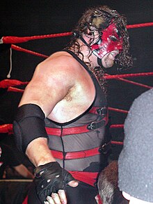 Kane avec son masque