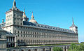 Fachada meridional del Monesteriu d'El Escorial, y les fileres de ventanes