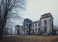 Abandoned Palace of Śviatapołk-Čaćviarcinskija in Žałudok. Author: Bas Pavel.