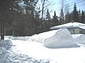 Le même chalet au printemps.