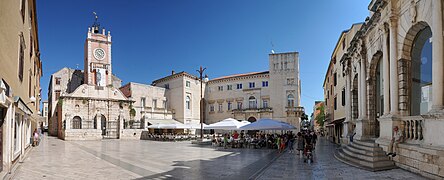 Vue panoramique partielle de la Place de la Nation (Narodni trg)