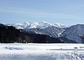 栃堀地区より望む冬の守門岳