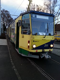 Tatra KT8D5 típusú villamos az Újgyőri Főtéren