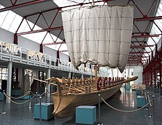 Reconstitution d'un des navires militaires du IVe s. (navis lusoria (de)) trouvés en 1981 sur la rive du Rhin à Mayence.