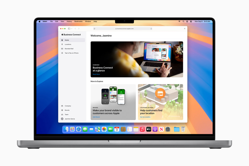 Apple Business Connect 入口網站顯示在 MacBook Pro 上。