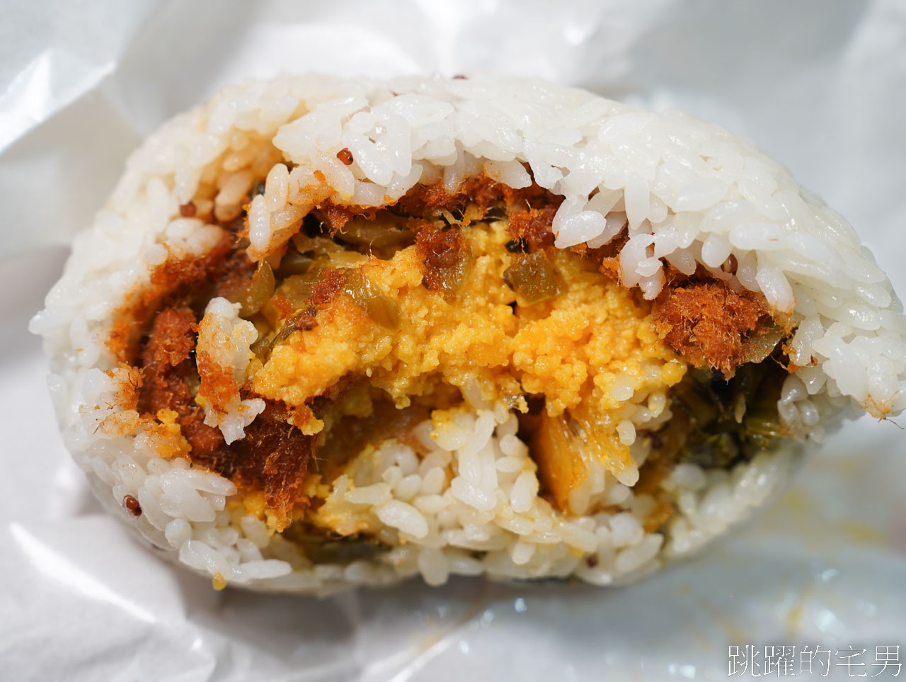 [花蓮飯糰]飯糰店Rice Ball Store-鹹蛋黃飯糰好吃有特色，半熟蛋超爽，連食尚玩家都來拍的花蓮早餐 @跳躍的宅男