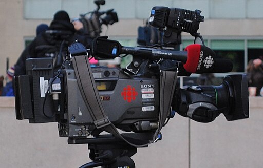 512px-Camera_TV_-_Radio-Canada_-_CBC_News by Chicoutimi, CC BY-SA 3.0 , via Wikimedia Commons